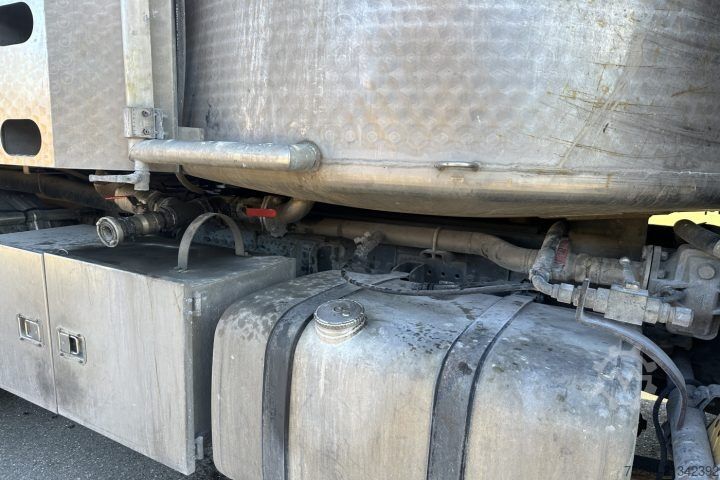 Special purpose truck Mercedes-Benz Actros 3243 8x4 Trockensauger / Swiss-Vehicle