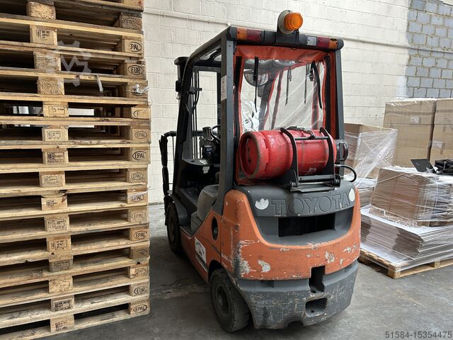 Forklift truck Toyota 8FGF18