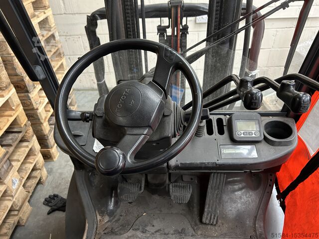 Forklift truck Toyota 8FGF18