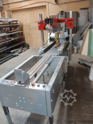 Kartonverpackungsmaschine SOCO SYSTEM F-100P und T-402-5-8-7