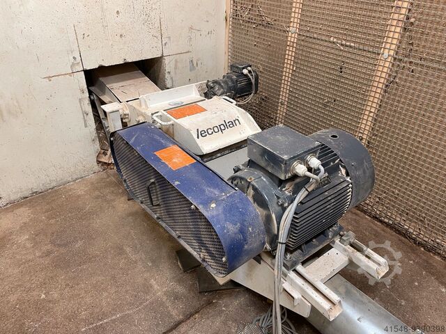 Hacker mit liegendem Einzug Vecoplan 350