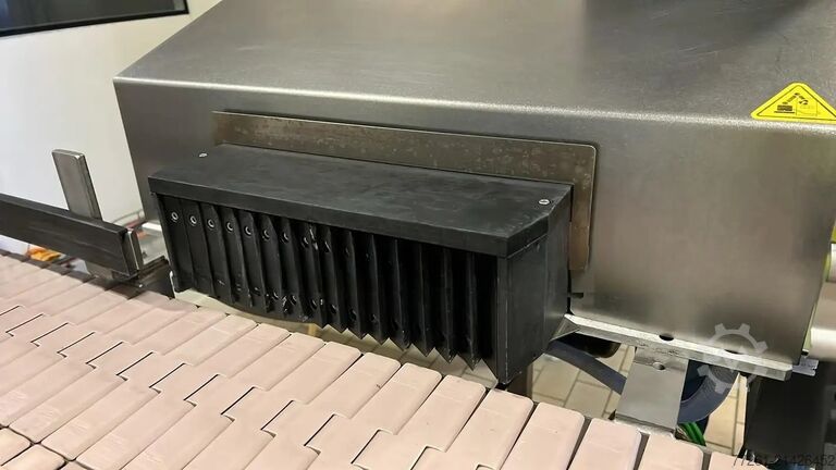 Beverage production machine HEUFT ONE: Metal DETECTOR AND CODE VERIFICATION MACHINE