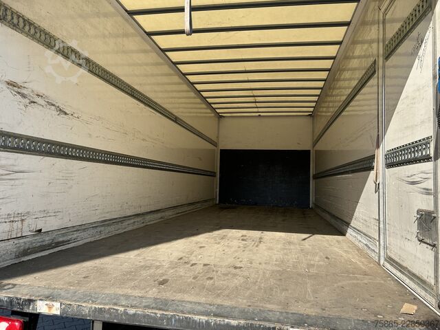 Koffer DAF LF 230 FA / 12 Ton / 246 dkm / Navi / Box / Laa...
