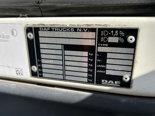 Koffer DAF LF 230 FA / 12 Ton / 246 dkm / Navi / Box / Laa...