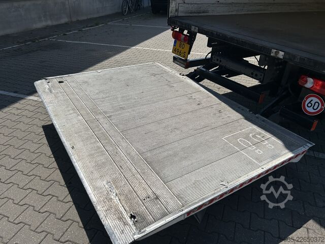 Koffer DAF LF 230 FA / 12 Ton / 217 dkm / Navi - Camera / ...