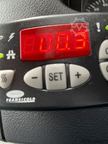 Refrigerator body van MERCEDES-BENZ Sprinter 313 CDI Frischdienst/Carrier /AC/Autom.