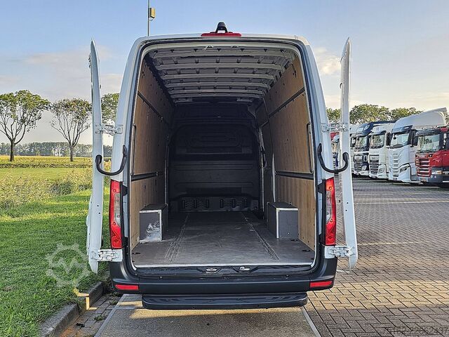 High-roof van MERCEDES-BENZ SPRINTER 317 L4H2 MBUX10 EU6