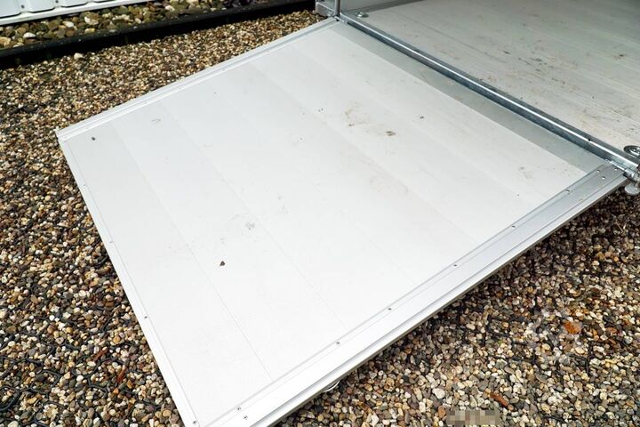 Box trailer Debon CHEVAL LIBERTE DEBON C500 ALU ROADSTER SCHWARZ +SEITENTÜR