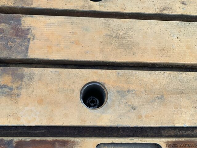 Gusseisenbett Taque fonte rainurée - Floor Plate 3300 x 2000 x 240 mm - No 2