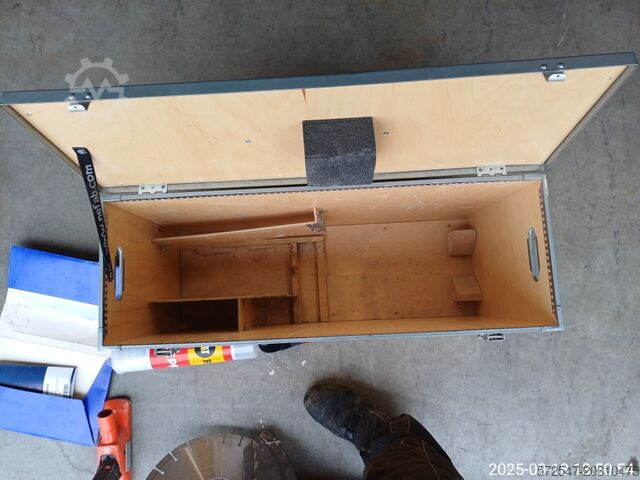 E- Hand Joint Cutter K3000 Wet, 125 mm Husqvarna Deutschland E- Hand-Fugenschneider K3000 Wet