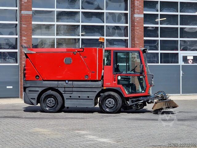 Kehrmaschine Schmidt Swingo 200 + - 4 wheel steering - Dutch Registr...