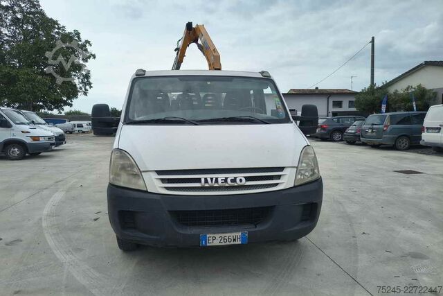 Double cab van IVECO DAILY 35C 15 3.0 DOPPIA CABINA E GRU