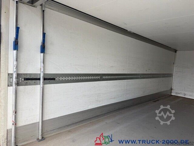 Box truck Mercedes-Benz Antos 1830 Isolierter Koffer 7.40m LBW 1.5t.