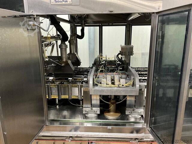 1998 Tetra pak TR/8 SLIM HH Aseptic filling machine Tetra Pak TR/8 SLIM HH