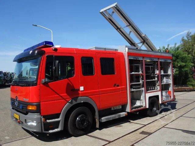 Fire engine Mercedes-Benz 1325 godiva pump