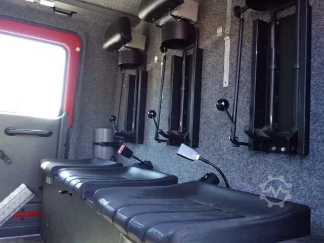 Fire engine Mercedes-Benz 1325 godiva pump
