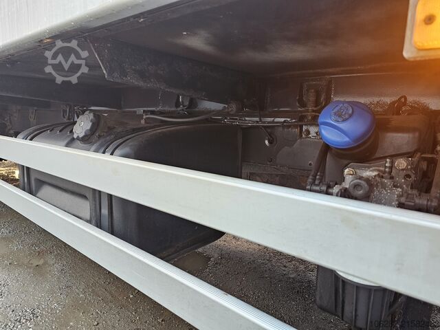 LKW mit Kofferaufbau Volvo FL 240 4x2 16tons Seitentüren Koff