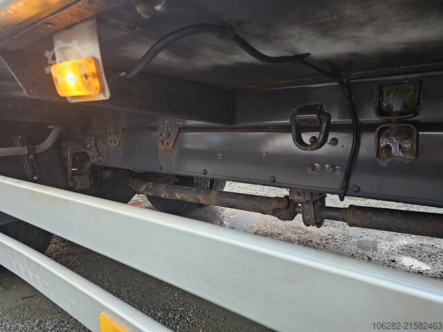 LKW mit Kofferaufbau Volvo FL 240 4x2 16tons Seitentüren Koff