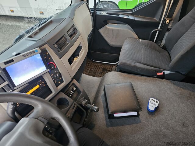 LKW mit Kofferaufbau Volvo FL 240 4x2 16tons Seitentüren Koff