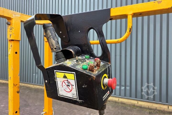 Scherenhebebühne Haulotte Compact 8 Electric, 8.2m Working Height, 350kg Cap