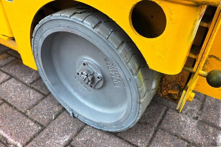 Scherenhebebühne Haulotte Compact 8 Electric, 8.2m Working Height, 350kg Cap