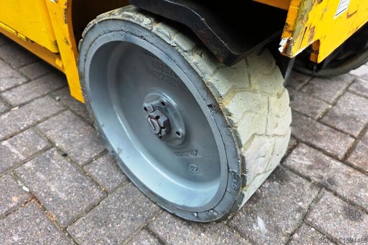 Scherenhebebühne Haulotte Compact 8 Electric, 8.2m Working Height, 350kg Cap