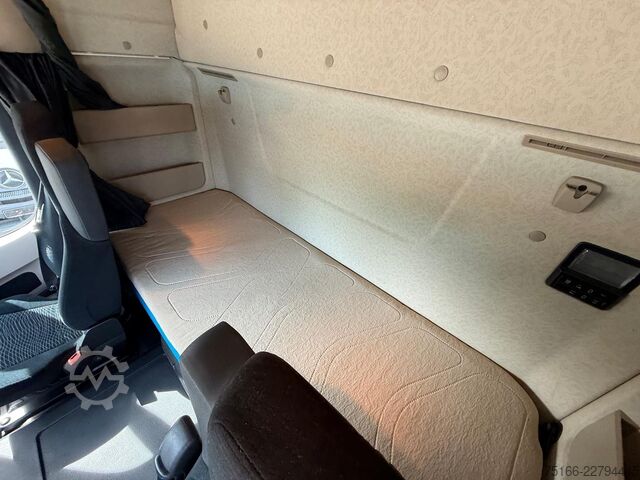 LKW mit Getränkeaufbau MERCEDES-BENZ ACTROS 2545 L Getränkekoffer 8,15 m LBW 2 T*LENK