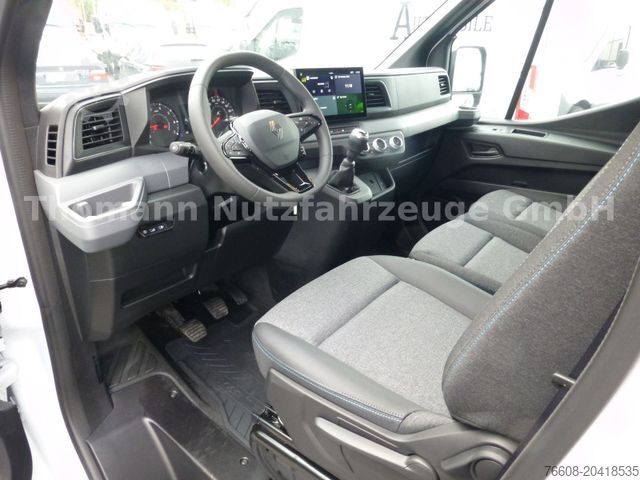 Transporter mit Koffer RENAULT NEW Master 2025 Koffer Türen Möbelkoffer