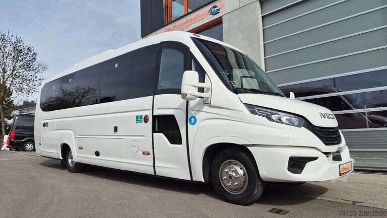 Kleinbus IVECO 2x Daily 70 Lagerfahrzeug Ferqui Sunrise 2,5 m B