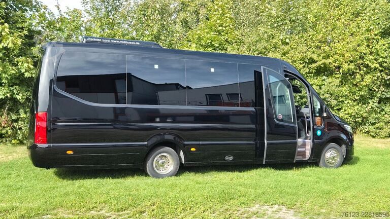 Kleinbus MERCEDES-BENZ 519 Sunset S 4 Ferqui Lagerfahrzeug Stock