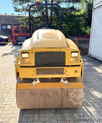 Walzenzug CATERPILLAR CB34B / 2018 BJ / 932 Stunden / 4.3 Tonnen