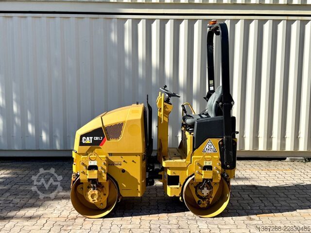 Walzenzug CATERPILLAR CB1.7 / 2019 BJ / 430 Stunden