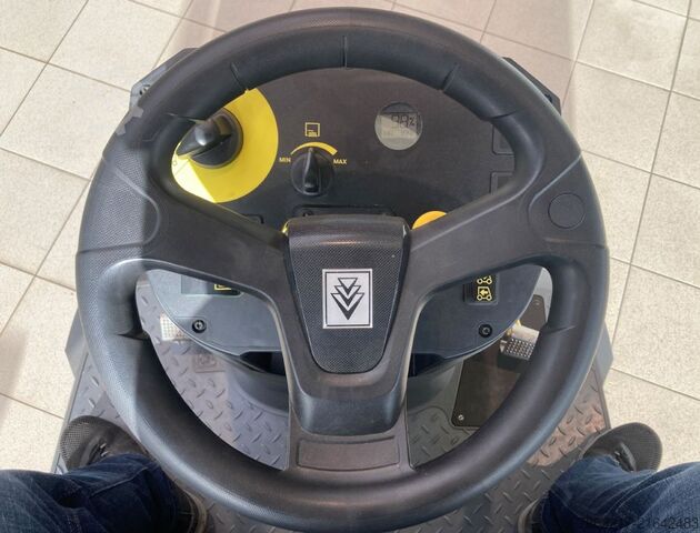 Kehrsaugmaschine Kärcher KM 100/120 R Bp Pack