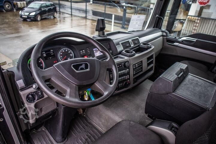 Standard tractor MAN TGS 26.470 6X6H +HYDR