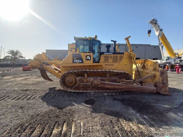 Planiermaschine Komatsu D155A-6R (4 pcs available for sale in Abu Dhabi)