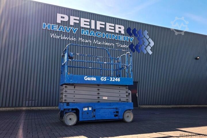 Scherenhebebühne Genie GS3246 Electric, Working Height 11.75 m, 318kg Cap