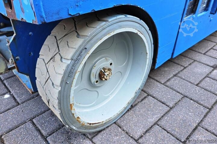 Scherenhebebühne Genie GS3246 Electric, Working Height 11.75 m, 318kg Cap