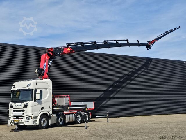 Standard-SZM Scania R590 V8 8x2 / HMF 9520 - JIB - WINCH / TRACTOR