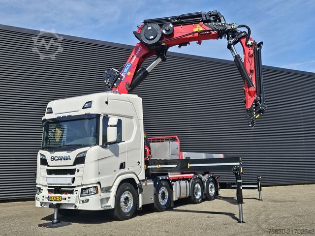 Standard-SZM Scania R590 V8 8x2 / HMF 9520 - JIB - WINCH / TRACTOR