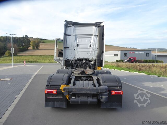 Standard tractor unit Mercedes-Benz Actros 2563