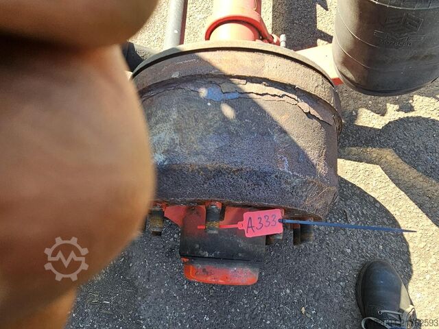 Achse SMB TRAILER AXLE SINGLE TIRES.