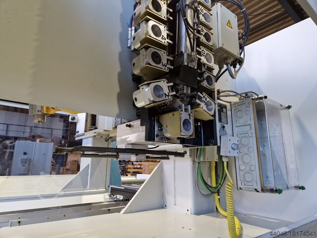 Bearbeitungszentrum MAKA PM 270 R