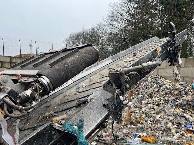 Mobile shredding plant Doppstadt Inventhor Type 6