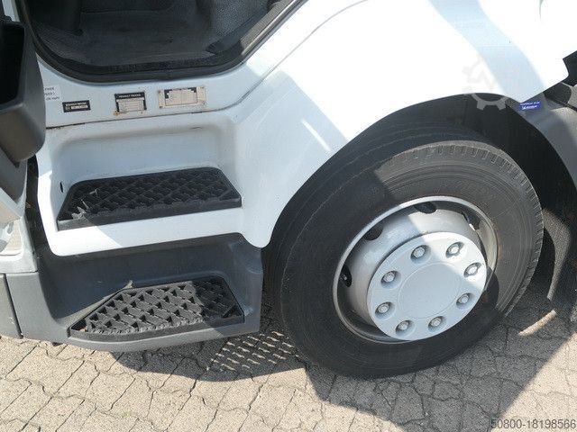 Box truck RENAULT Midlum 220 4x2, 7.100mm lang, LBW, AHK, Luftfed.