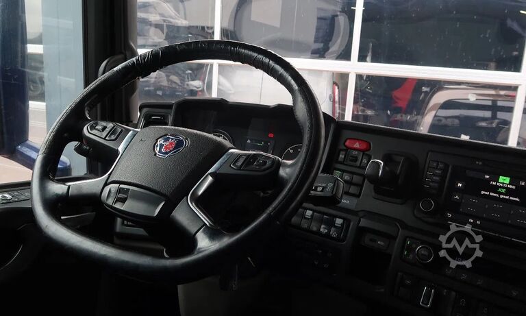 Standard-SZM Scania P500 6x2/ FULL AIR/ HYDRAULIC/ LEATHER/ 2.950 W...