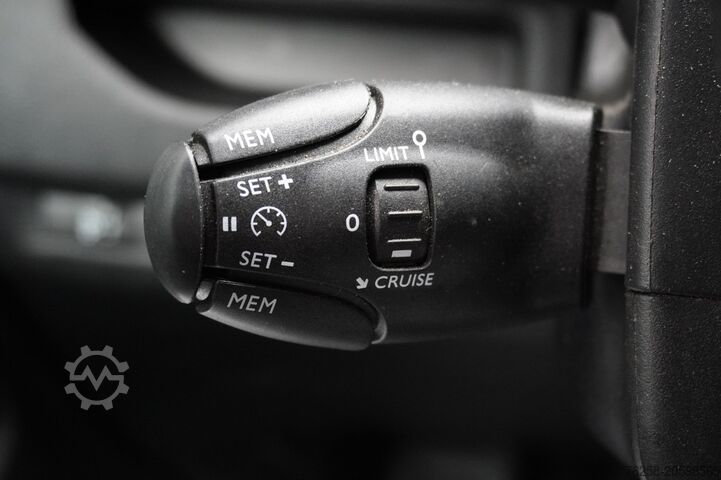 Delivery van Opel Vivaro 2.0 CDTI 144PK L2 EURO 6 - Airco - Cruis...