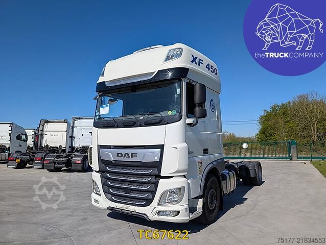 Chassis with cab DAF XF 450