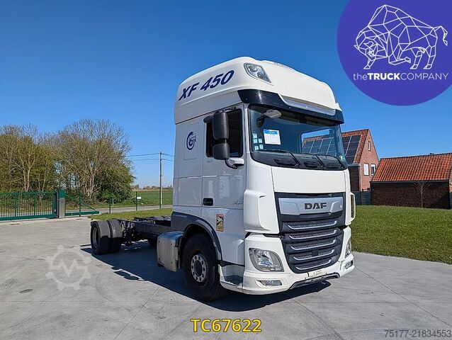 Chassis with cab DAF XF 450