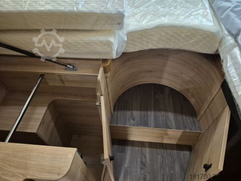 Semi-integrated camper Knaus L!VE WAVE 650 MEG Black Selection *TraumMobil*Autark e*