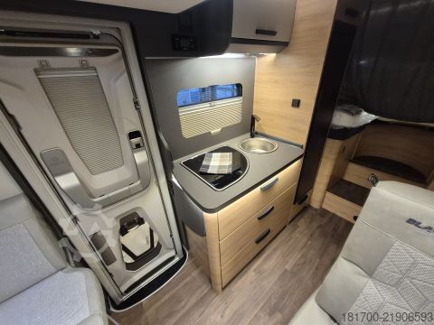 Semi-integrated camper Knaus L!VE WAVE 650 MEG Black Selection *TraumMobil*Automatik*